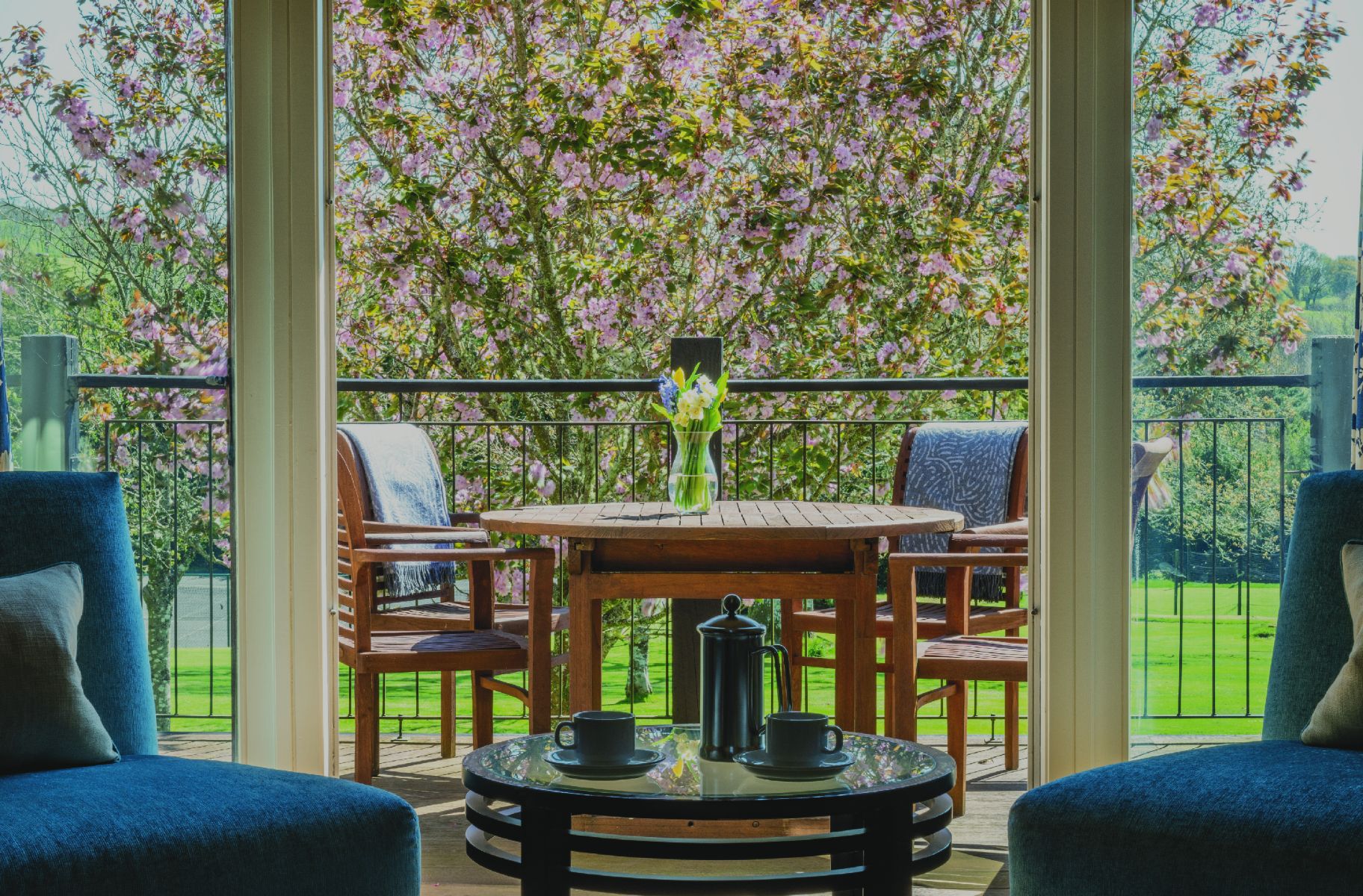 outdoor lodge view with table 