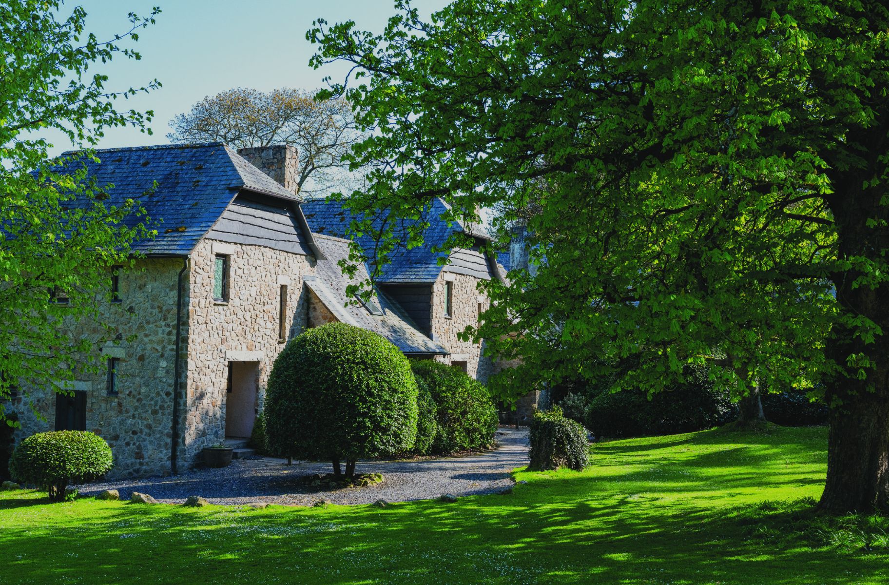 Lodge exterior and pathway 